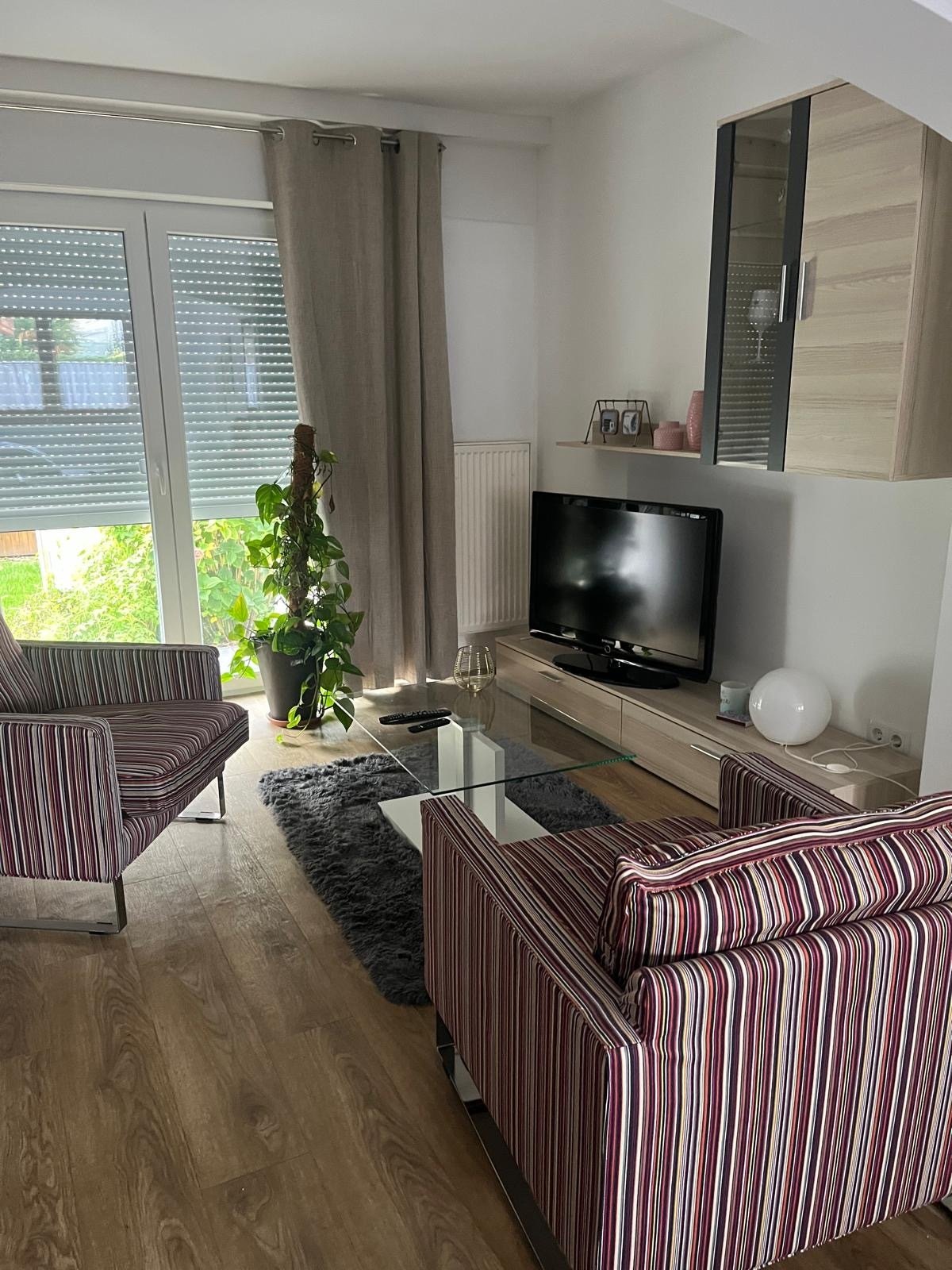 Huenstetten-Kesselbach- für Pendler oder Studenten- möblierte 1 Zimmer EG Wohnung mit Terrasse