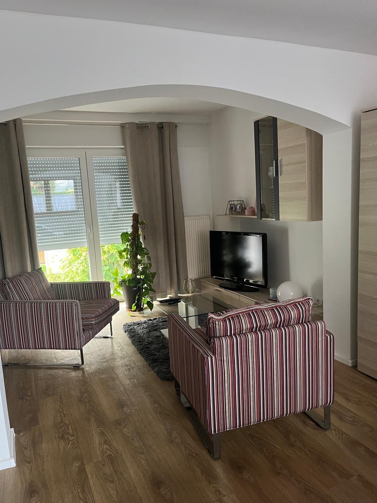 Huenstetten-Kesselbach- für Pendler oder Studenten- möblierte 1 Zimmer EG Wohnung mit Terrasse