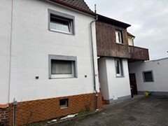 Top Reihenendhaus mit Balkon, Terrasse, 2 Garagen und sonnigem Garten in ruhiger Lage!