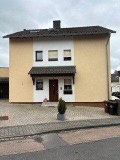 Bad Camberg: Freistehendes Dreifamilienhaus in Bad Camberg Balkon, Terrasse, 1 Garage und sonnigem Garten in ruhiger Lage! Bad Camberg: Freistehendes Dreifamilienhaus in Bad Camberg Balkon, Terrasse, 1 Garage und sonnigem Garten in ruhiger Lage!